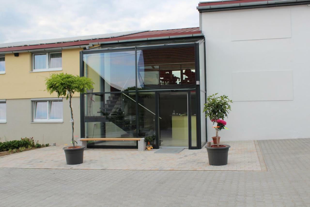 Helmers Gaestehaus Gempfing エクステリア 写真